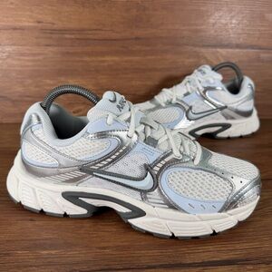 Nike V5 RNR Sneakers Women’s Size 7.5 Vintage “Dad Shoes”